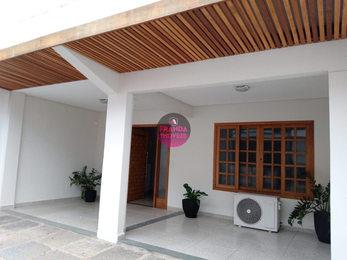 Casa, 3 quartos, 291 m² - Foto 2