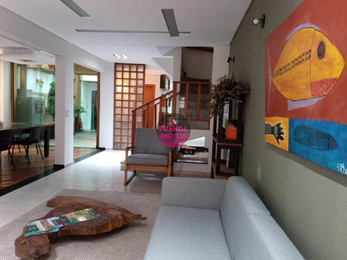 Casa, 3 quartos, 291 m² - Foto 1