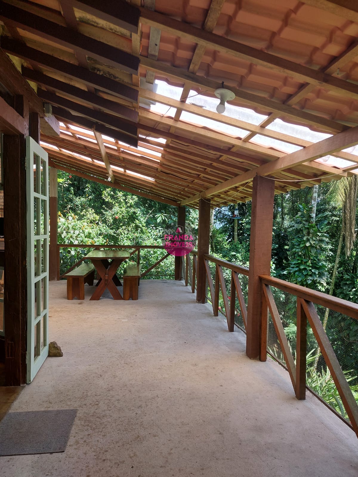 Casa, 4 quartos, 230 m² - Foto 1