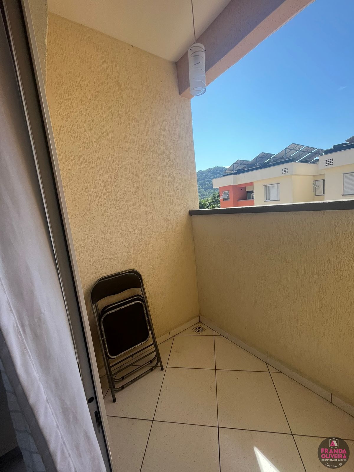 Venda de apartamento mobiliado no bairro ipiranguinha em uba