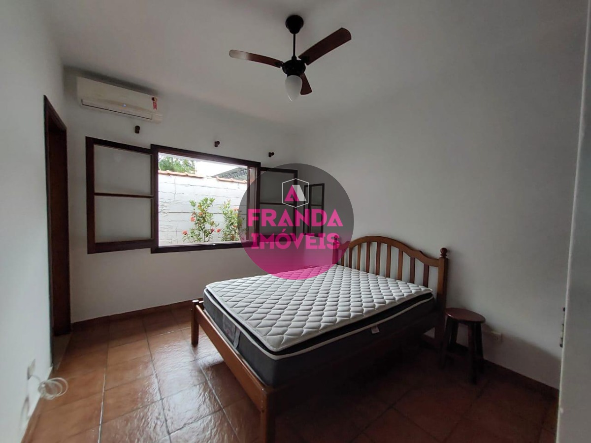 Casa, 3 quartos, 250 m² - Foto 13