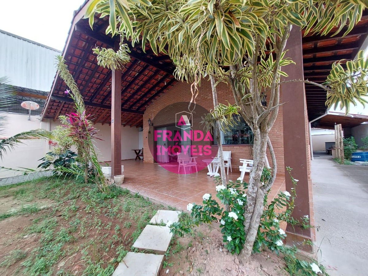 Casa, 3 quartos, 250 m² - Foto 1