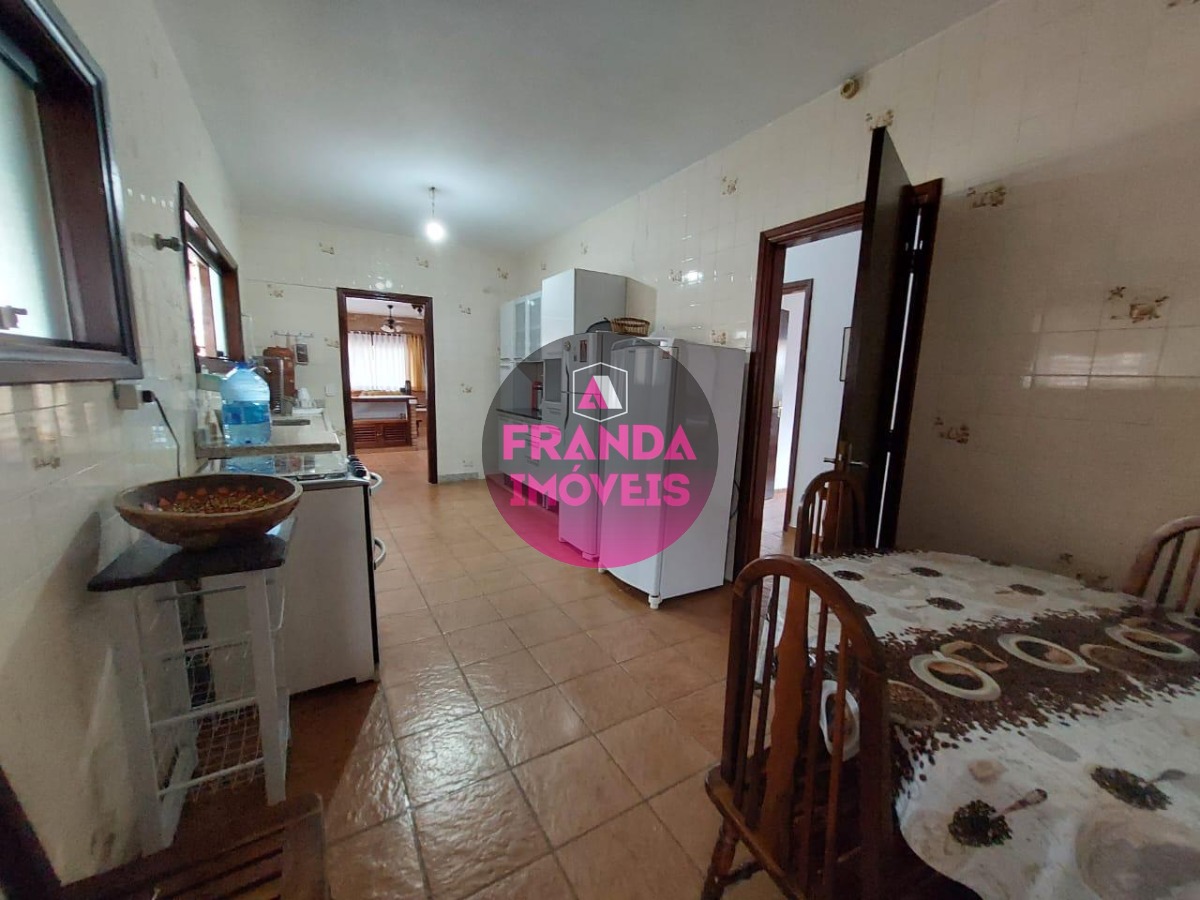 Casa, 3 quartos, 250 m² - Foto 8