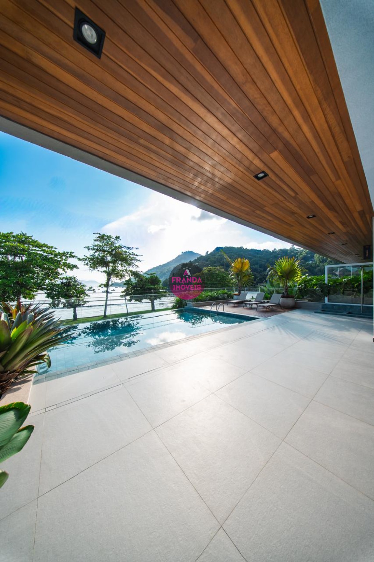 Cobertura, 3 quartos, 253 m² - Foto 5
