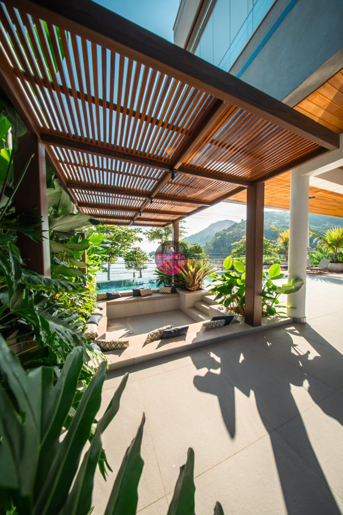 Cobertura, 3 quartos, 253 m² - Foto 3