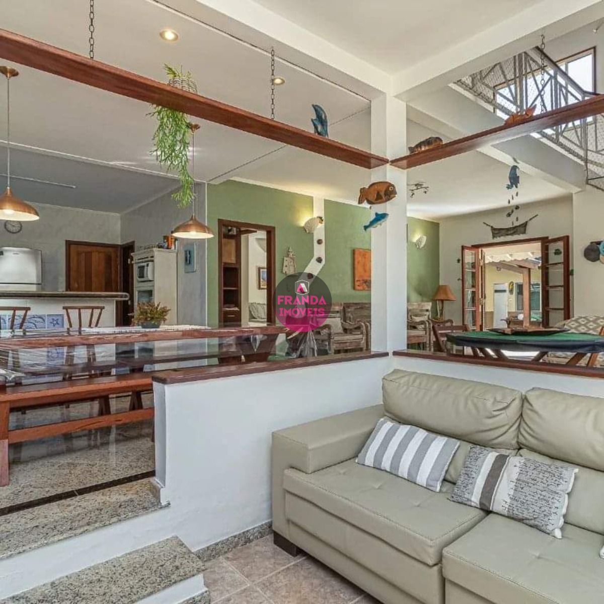 Venda de Excelente Casa Assobradada em Ubatuba/SP!!!!