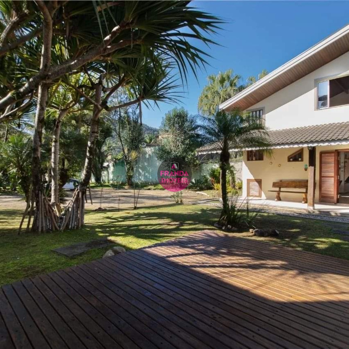 Venda de Excelente Casa Assobradada em Ubatuba/SP!!!!