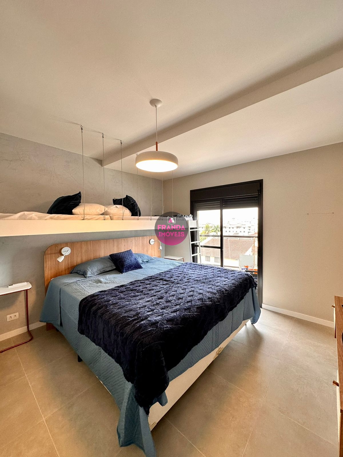 Apartamento de Alto Padrão à Venda no Bairro Itaguá por R$ 1.650.000,00