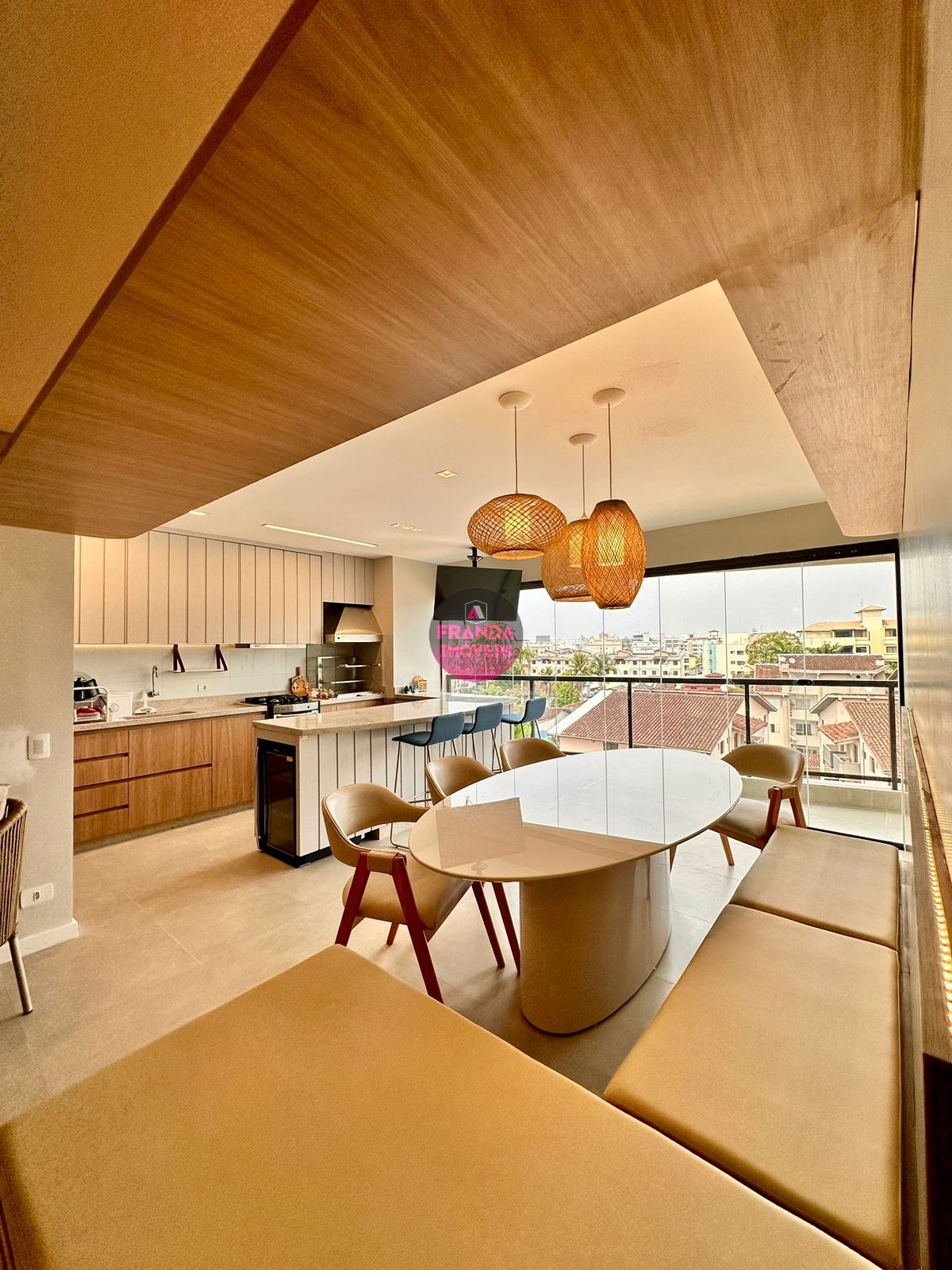 Apartamento de Alto Padrão à Venda no Bairro Itaguá por R$ 1.650.000,00