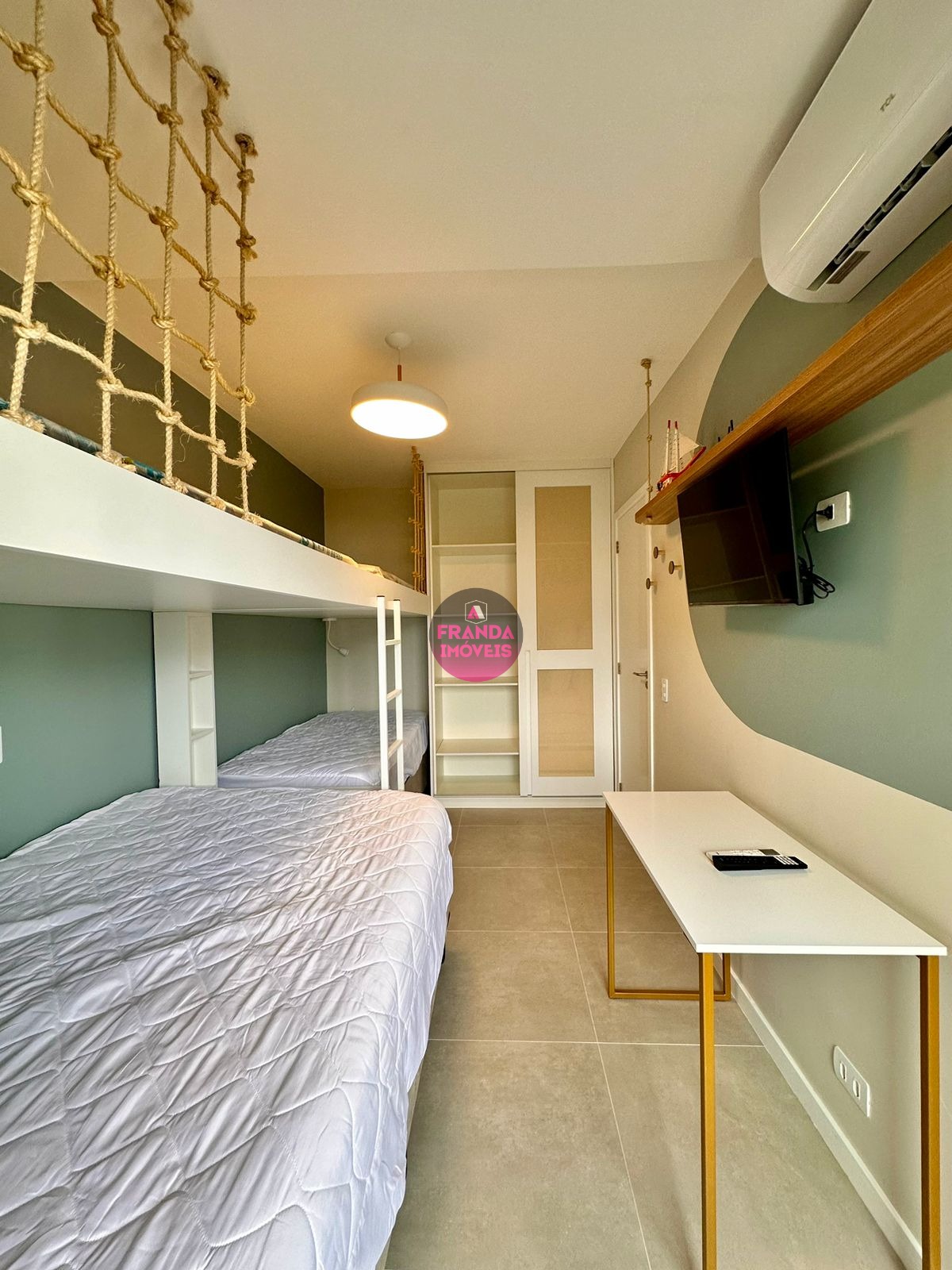 Apartamento de Alto Padrão à Venda no Bairro Itaguá por R$ 1.650.000,00