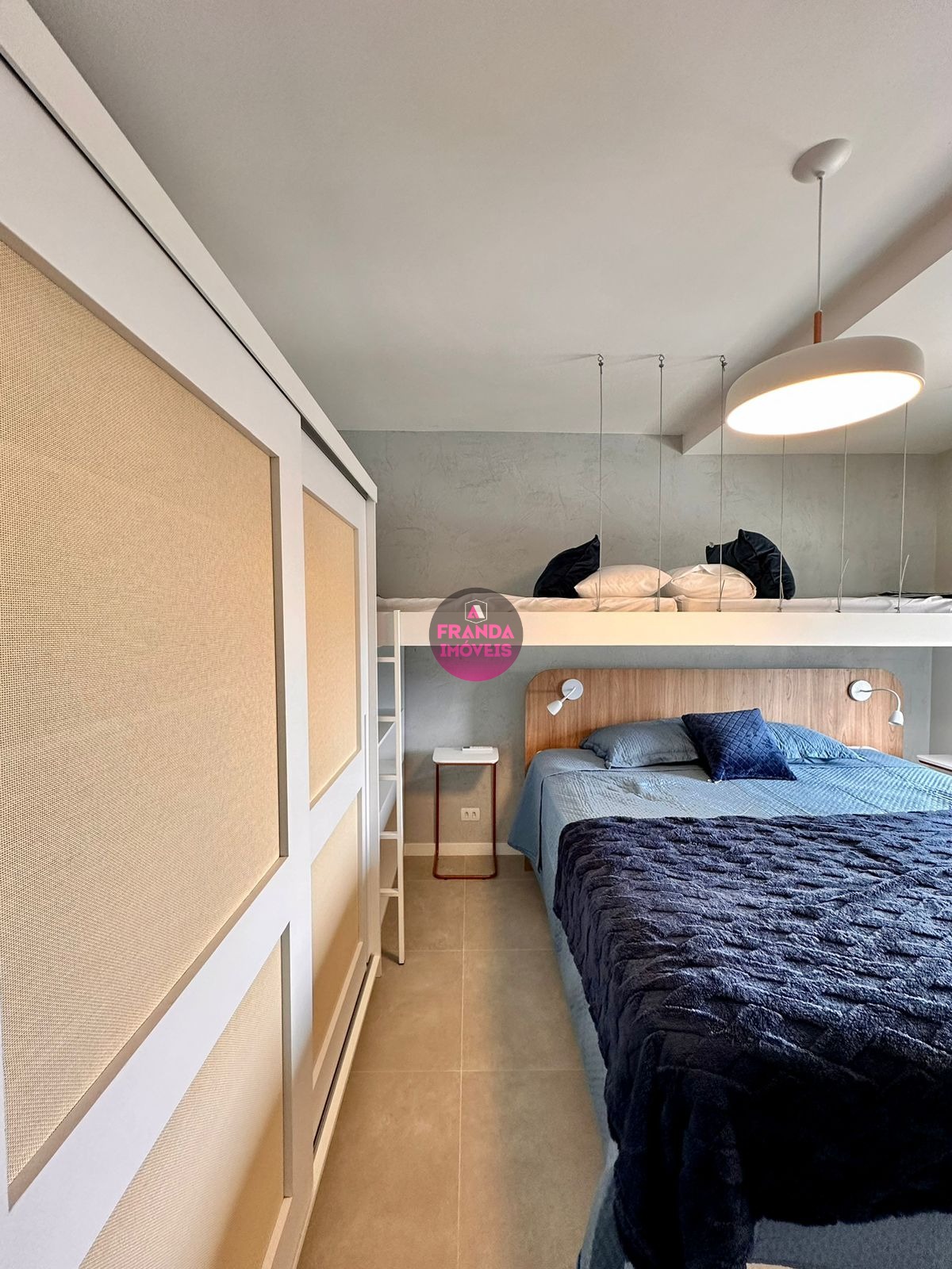 Apartamento de Alto Padrão à Venda no Bairro Itaguá por R$ 1.650.000,00