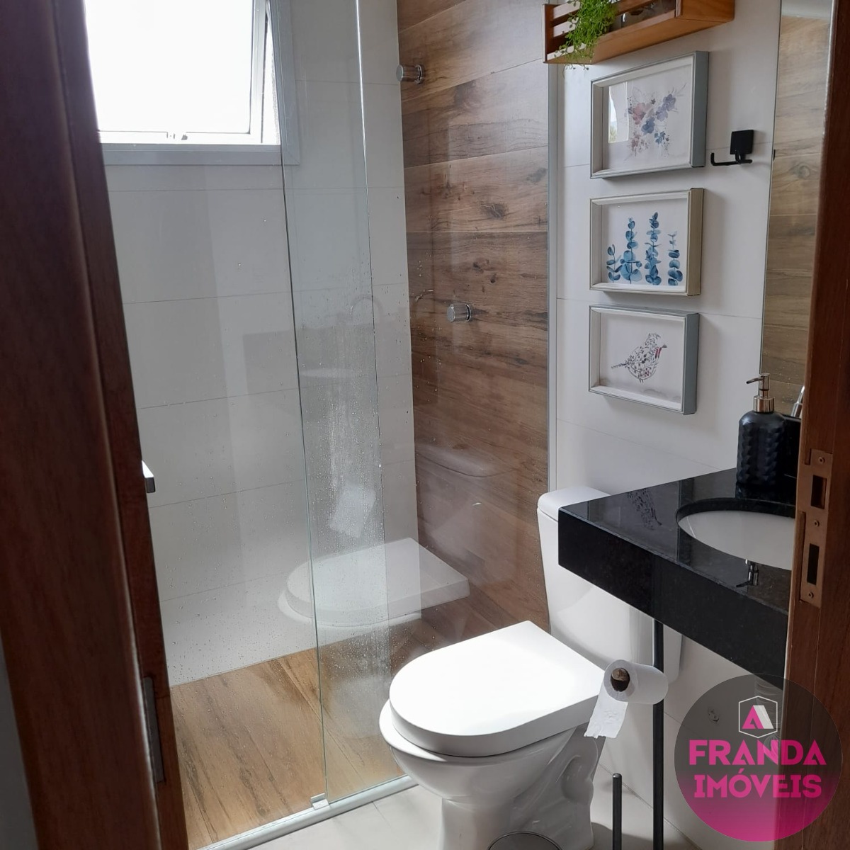 Apartamento Mobiliado à Venda no Centro de Ubatuba/SP!