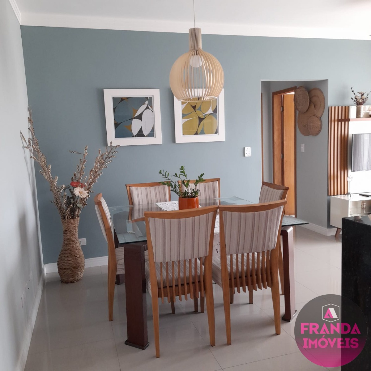 Apartamento Mobiliado à Venda no Centro de Ubatuba/SP!