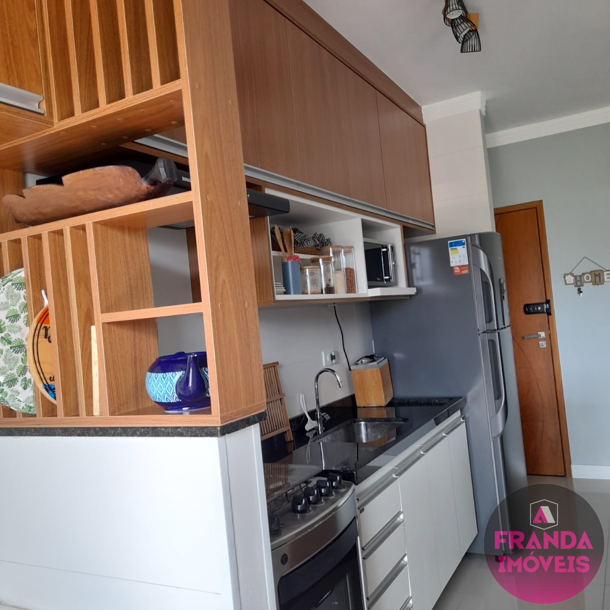 Apartamento Mobiliado à Venda no Centro de Ubatuba/SP!