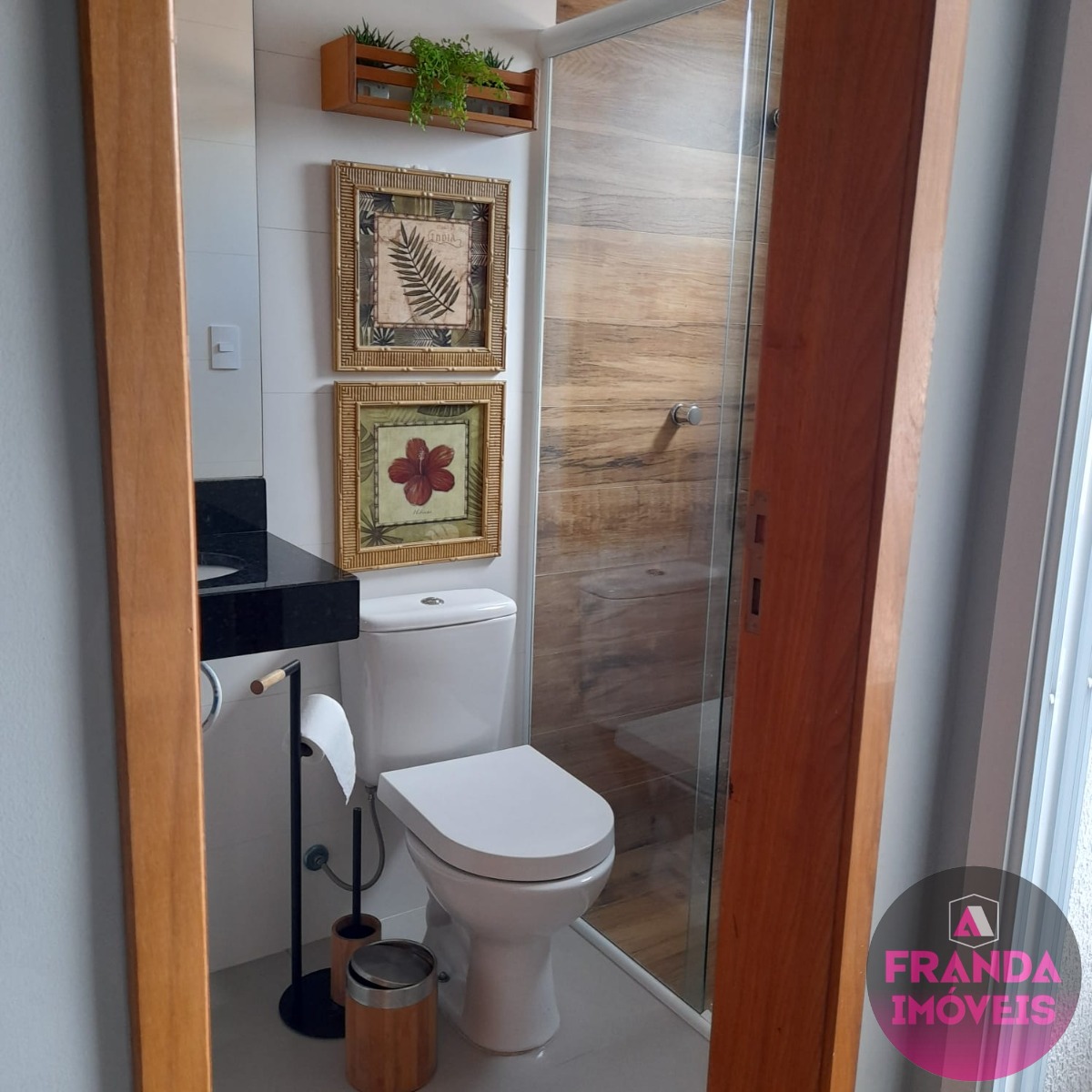 Apartamento Mobiliado à Venda no Centro de Ubatuba/SP!