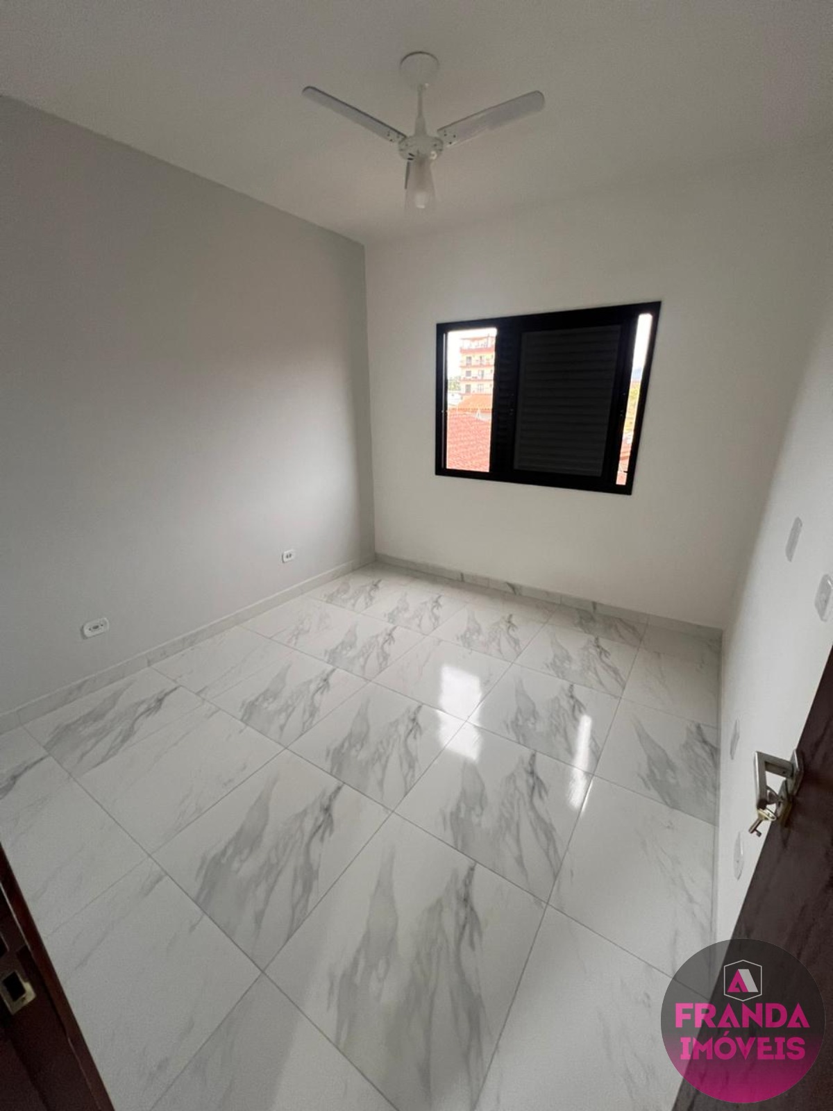 Apartamento à Venda no Bairro Silop - Ubatuba/SP