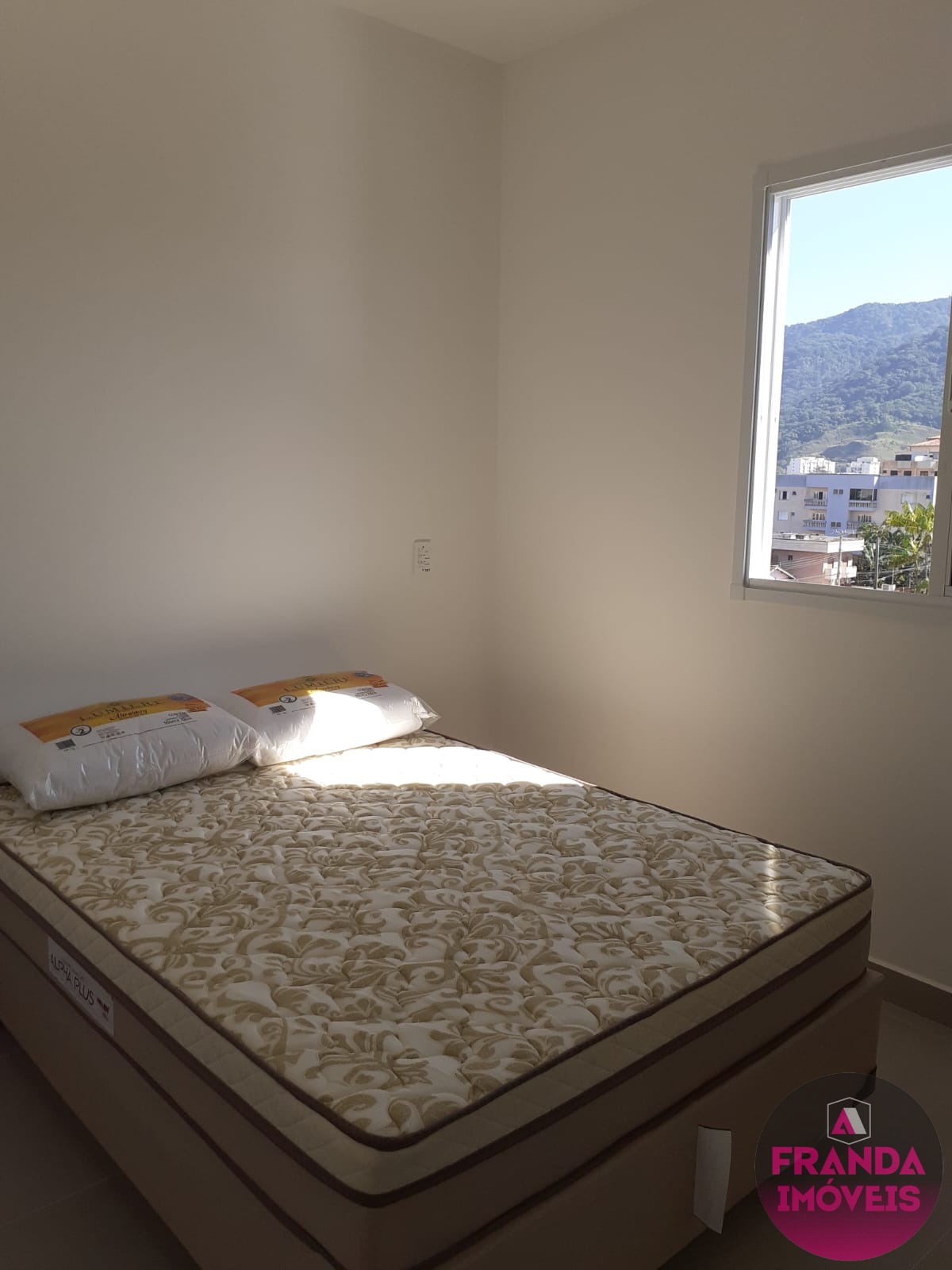 Apartamento à Venda no Centro de Ubatuba - SP