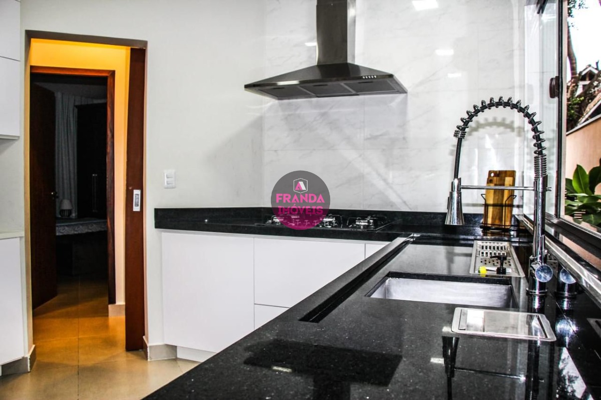 Sua Nova Casa de Luxo, Conforto e Segurança Espera por Você!