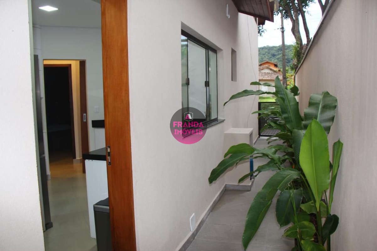 Sua Nova Casa de Luxo, Conforto e Segurança Espera por Você!