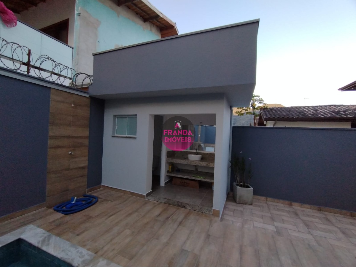 Maravilhosa Casa à Venda em Condomínio Fechado, bairro Horto - Ubatuba/SP!