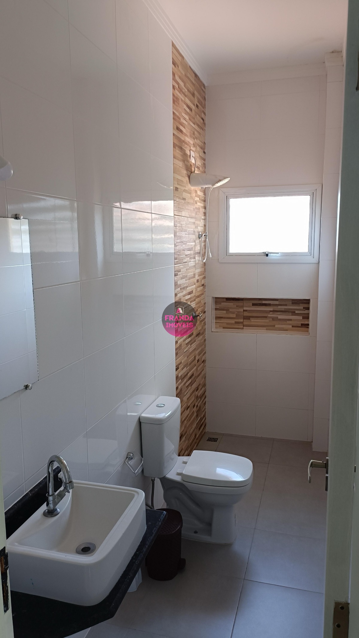 Sobrado Novo e Mobiliado à Venda Maranduba, Ubatuba/SP!