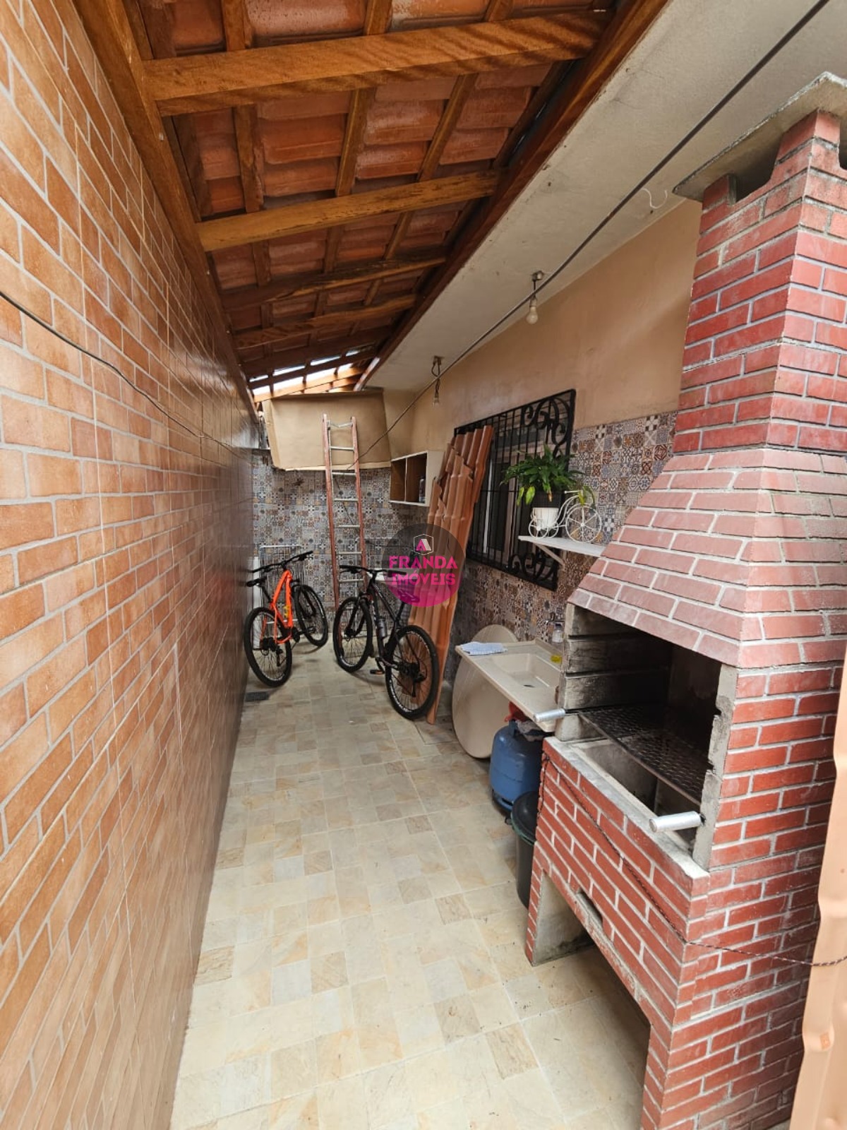 Sobrado à venda com 2 quartos, 220m² - Foto 5